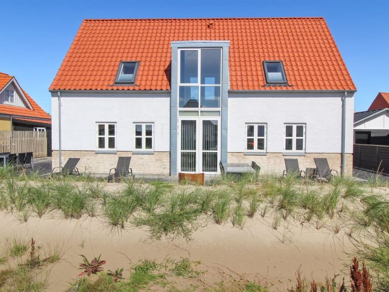 "Halldis" - 600m from the sea | Boeken bij Flickmyhouse