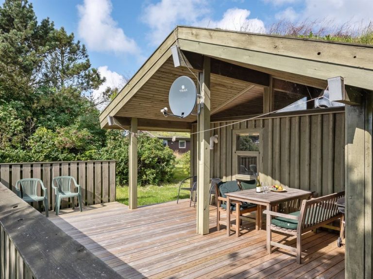 "Aiva" - 1.5km from the sea | Boeken bij Flickmyhouse