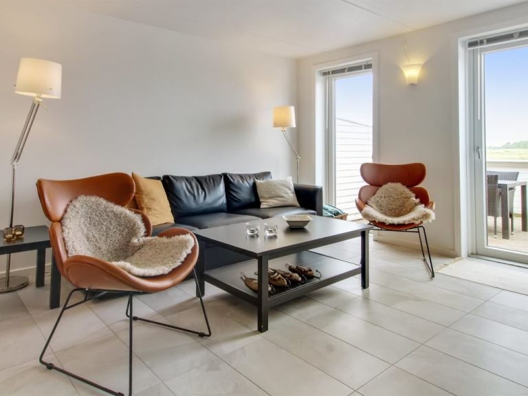 "Maarit" - 2.3km from the sea | Boeken bij Flickmyhouse