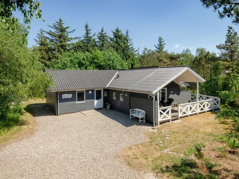 "Lane" - 675m from the sea | Boeken bij Flickmyhouse