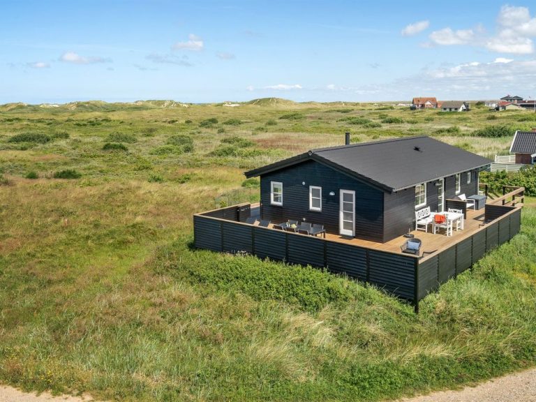 "Ortwin" - 300m from the sea | Boeken bij Flickmyhouse