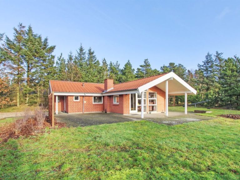 "Salla" - 1.2km from the sea | Boeken bij Flickmyhouse