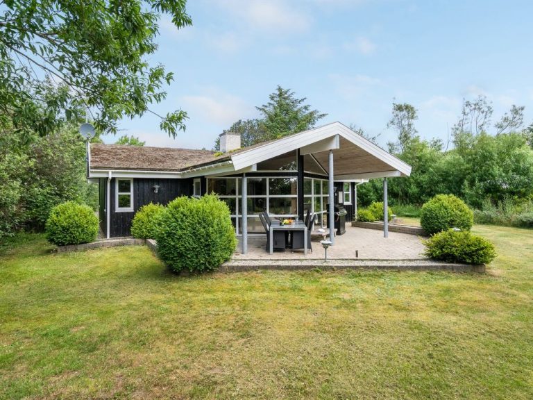 "Bina" - 1.9km from the sea | Boeken bij Flickmyhouse