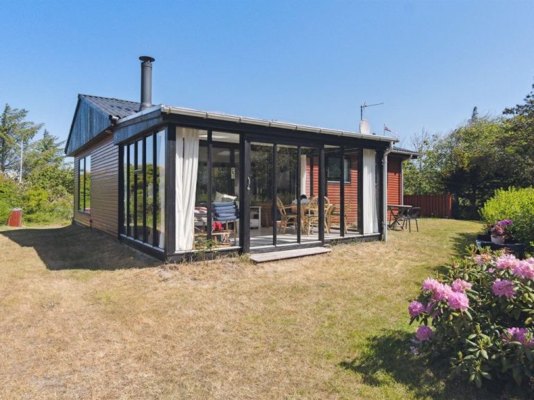 "Lykka" - 950m from the sea | Boeken bij Flickmyhouse