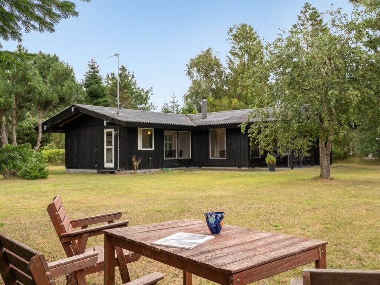 "Elja" - 750m from the sea | Boeken bij Flickmyhouse