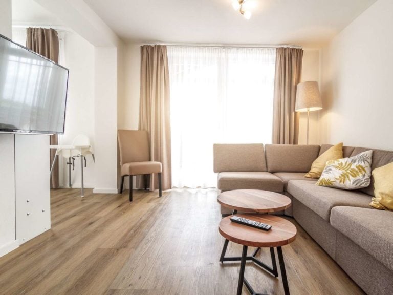 Lakeside Village 7 | Boeken bij Flickmyhouse