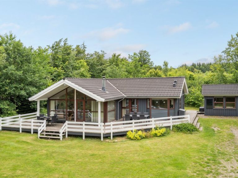 "Swarte" - 30km from the sea | Boeken bij Flickmyhouse