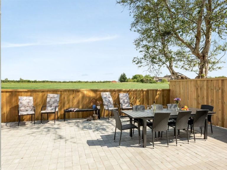 "Iina" - 13km from the sea | Boeken bij Flickmyhouse