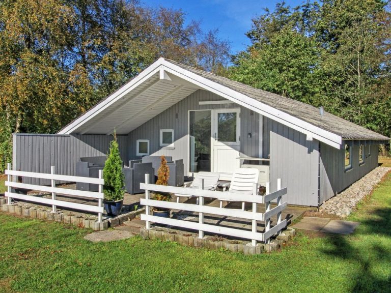 "Gundula" - 30km from the sea | Boeken bij Flickmyhouse