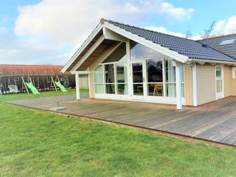 "Clarina" - 800m to the inlet | Boeken bij Flickmyhouse