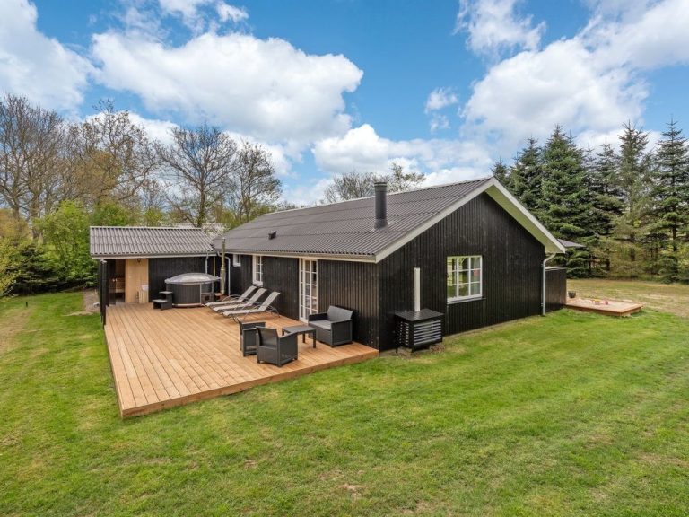 "Ellinore" - 200m to the inlet | Boeken bij Flickmyhouse