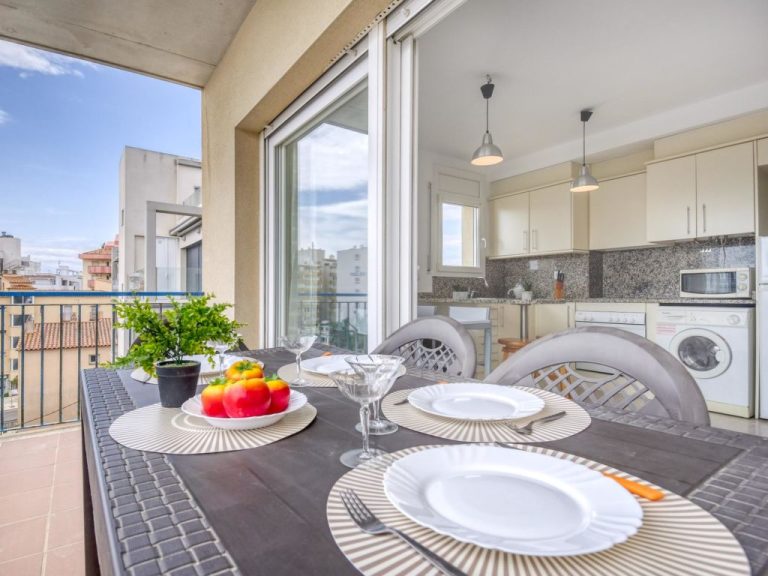 Roca Llarga | Boeken bij Flickmyhouse