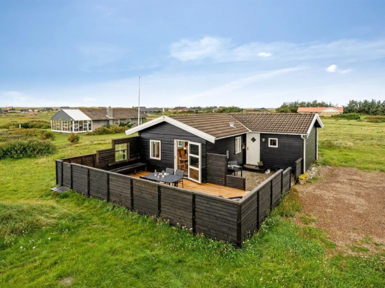 "Viveka" - 500m from the sea | Boeken bij Flickmyhouse