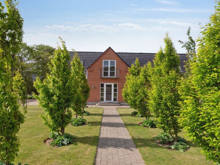 "Dietlinde" - 1.3km to the inlet | Boeken bij Flickmyhouse