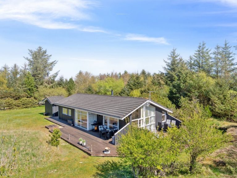 "Katrina" - 1.7km from the sea | Boeken bij Flickmyhouse