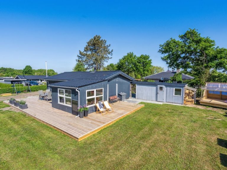 "Tabithe" - 500m from the sea | Boeken bij Flickmyhouse