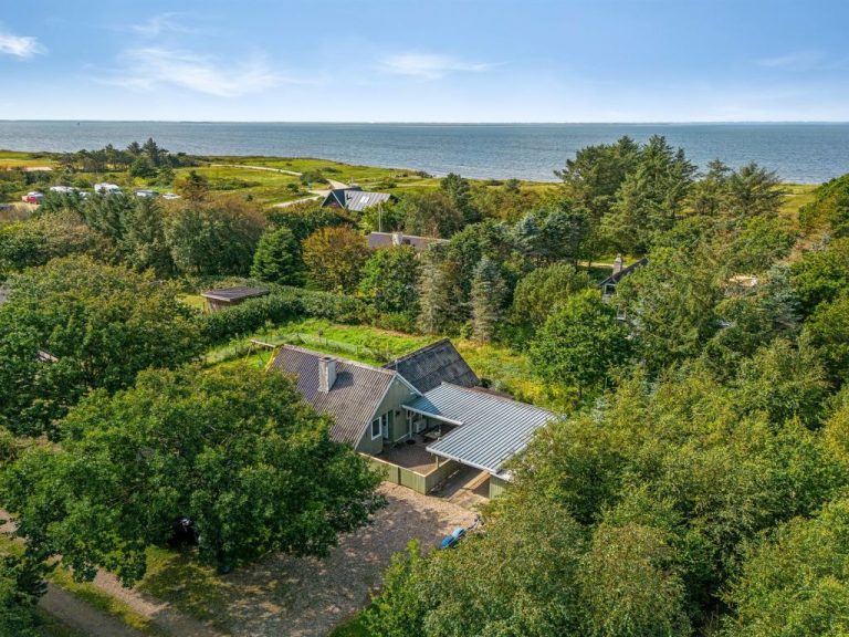 "Tubbe" - 150m to the inlet | Boeken bij Flickmyhouse