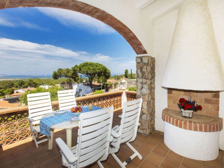 Can Berta | Boeken bij Flickmyhouse