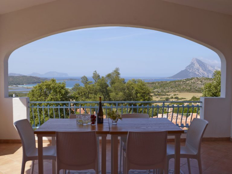 Trilo 6 sea view - Lu Nibareddu | Boeken bij Flickmyhouse