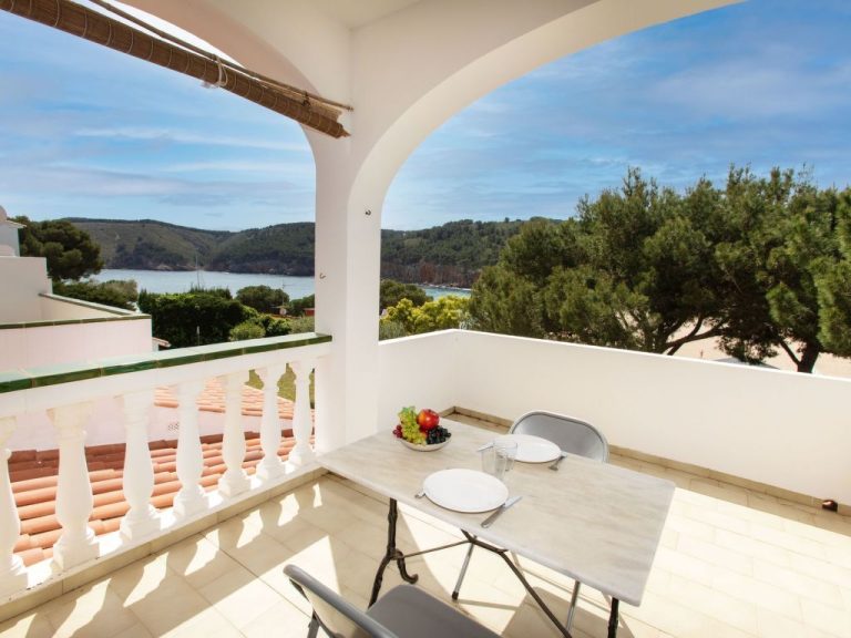 Edifici Port del Rei | Boeken bij Flickmyhouse