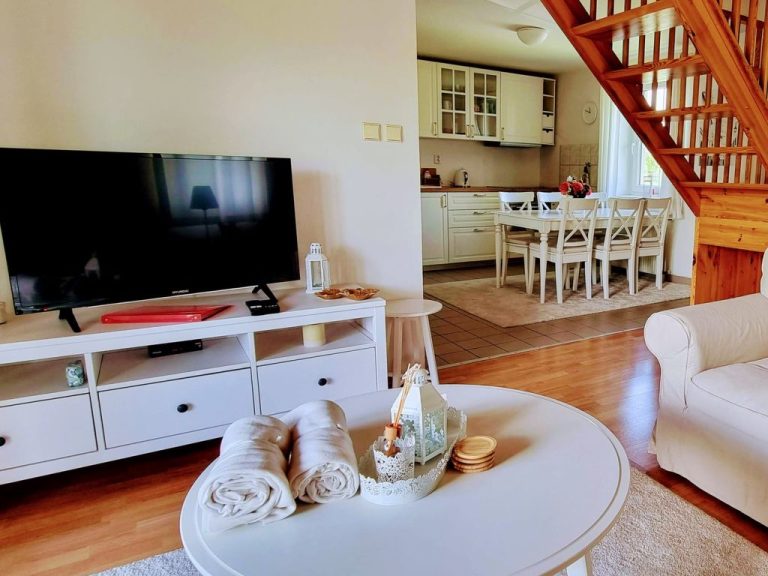 Holiday Hill 42 | Boeken bij Flickmyhouse