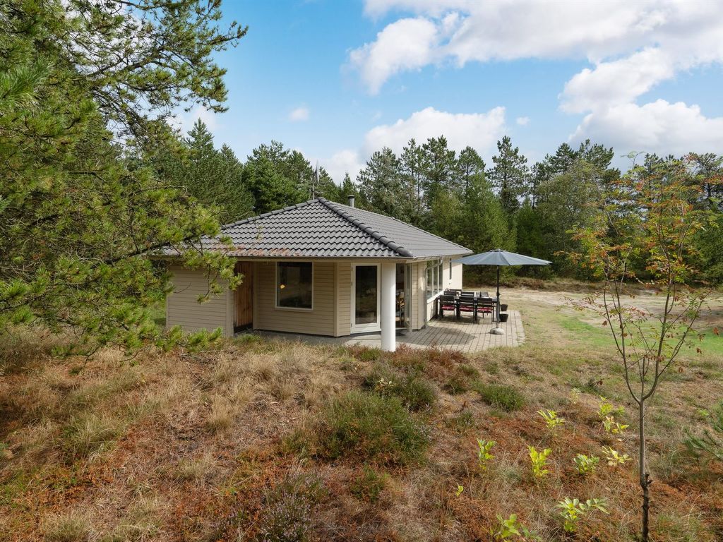 "Micke" - 3.2km from the sea | Boeken bij Flickmyhouse