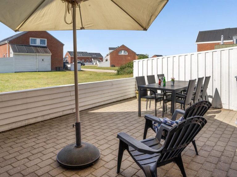 "Adils" - 2.5km from the sea | Boeken bij Flickmyhouse