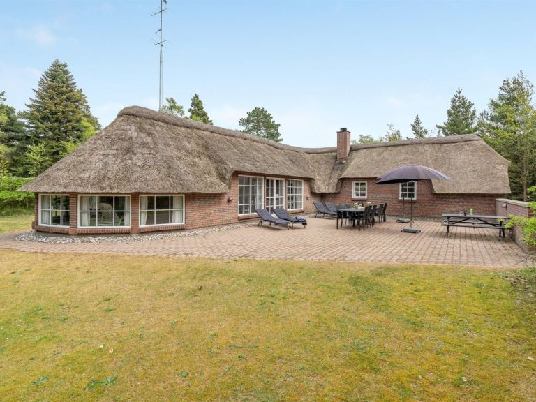 "Pauna" - 50m from the sea | Boeken bij Flickmyhouse