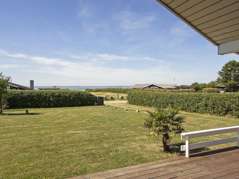 "Kierstine" - 100m from the sea | Boeken bij Flickmyhouse