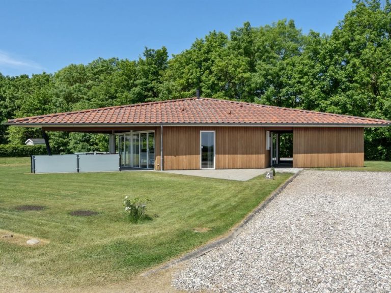 "Helena" - 250m from the sea | Boeken bij Flickmyhouse