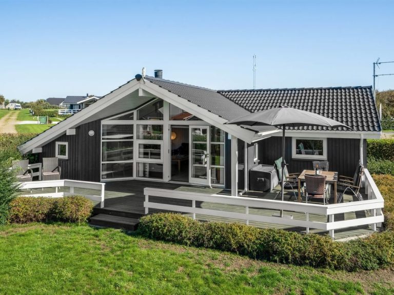 "Brynjolf" - 350m to the inlet | Boeken bij Flickmyhouse
