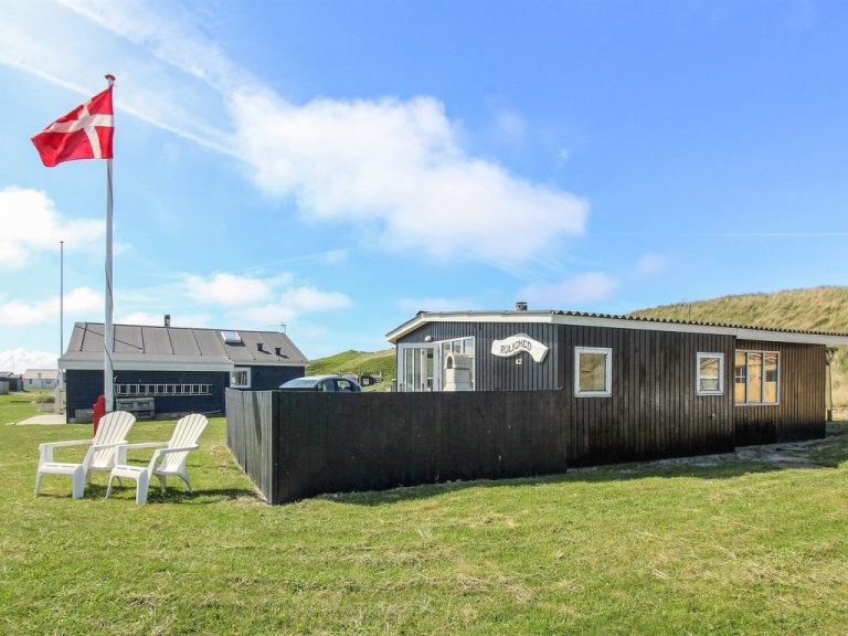 "Jorie" - 100m from the sea | Boeken bij Flickmyhouse