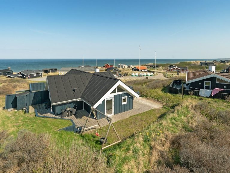 "Alvilde" - 100m from the sea | Boeken bij Flickmyhouse
