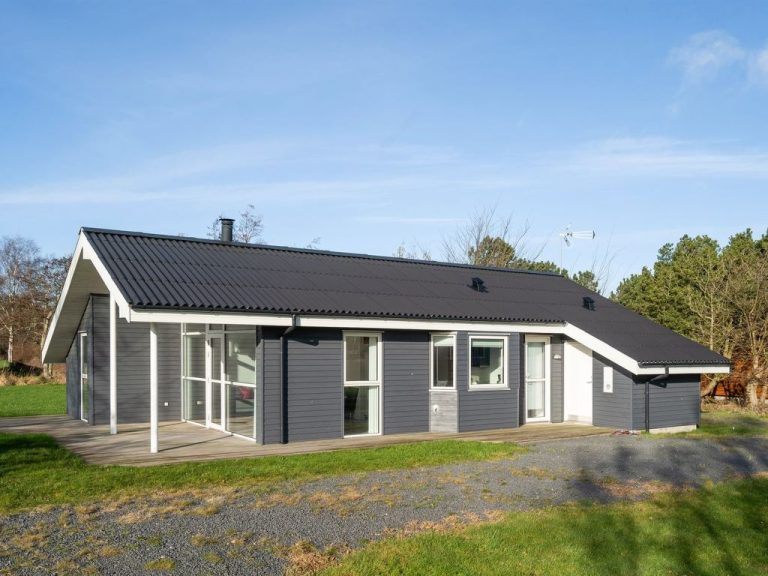 "Luukas" - 150m from the sea | Boeken bij Flickmyhouse