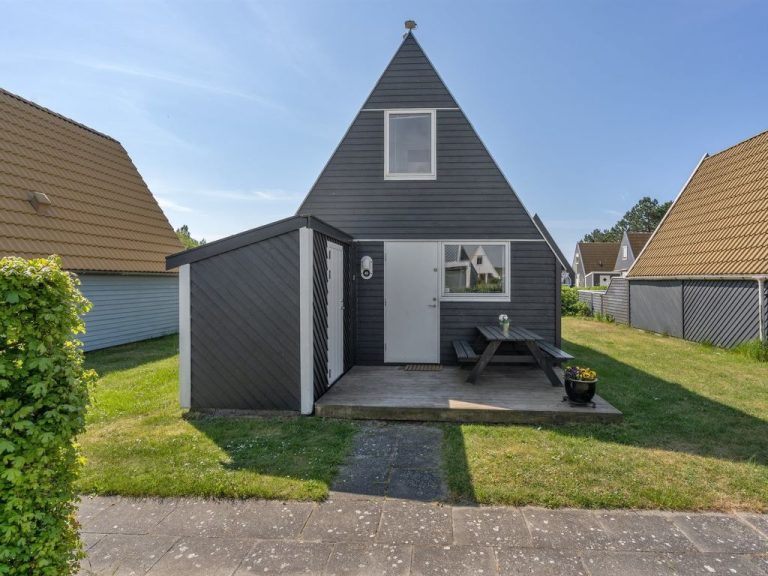 "Mijat" - 100m from the sea | Boeken bij Flickmyhouse