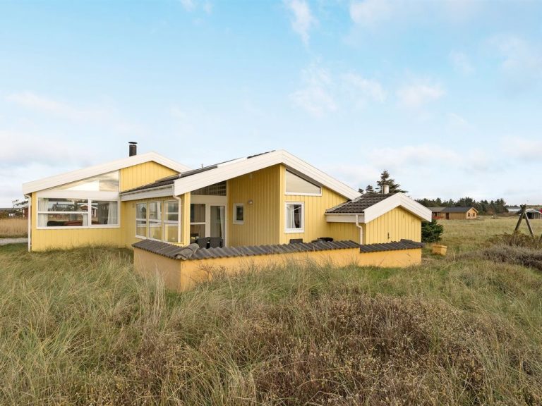 "Thorir" - 542m from the sea | Boeken bij Flickmyhouse