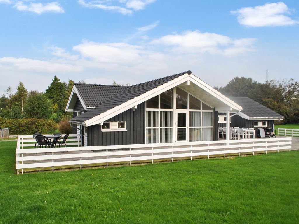 "Ønevus" - 550m from the sea | Boeken bij Flickmyhouse