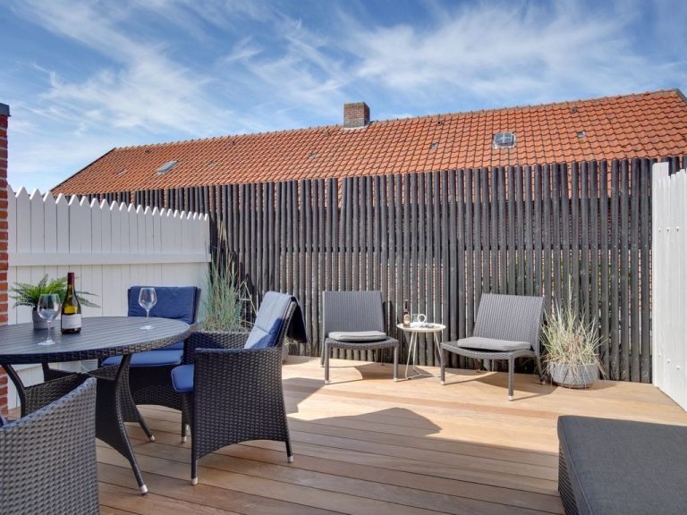 "Bernie" - 200m from the sea | Boeken bij Flickmyhouse