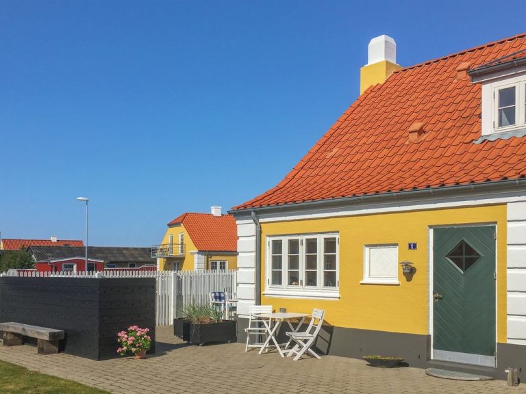 "Ejda" - 700m from the sea | Boeken bij Flickmyhouse