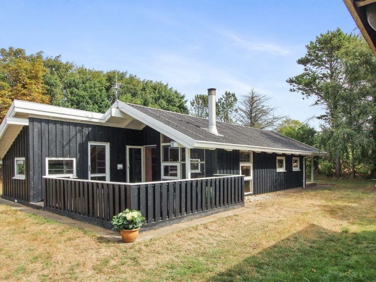 "Nakke" - 1.3km from the sea | Boeken bij Flickmyhouse