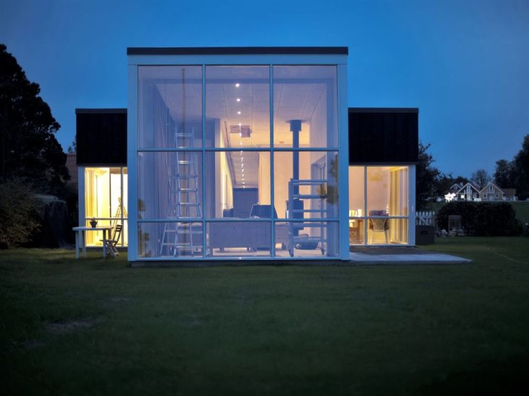 "Amia" - 20m from the sea | Boeken bij Flickmyhouse