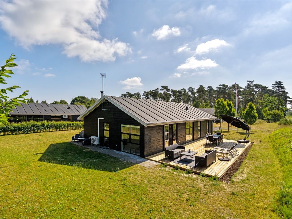 "Veiko" - 1.2km from the sea | Boeken bij Flickmyhouse