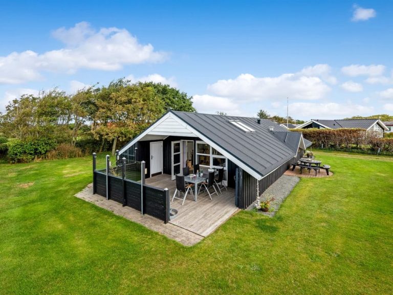 "Naninja" - 300m to the inlet | Boeken bij Flickmyhouse