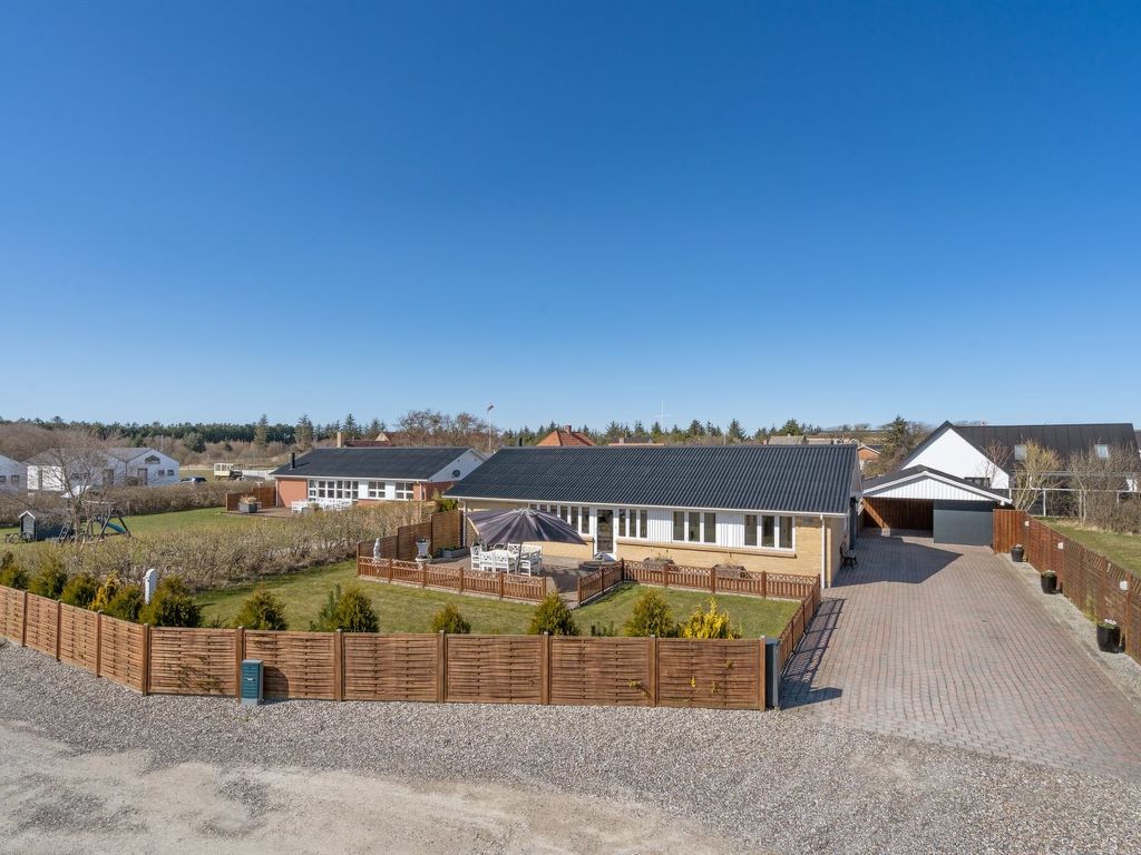 "Bitta" - 500m from the sea | Boeken bij Flickmyhouse