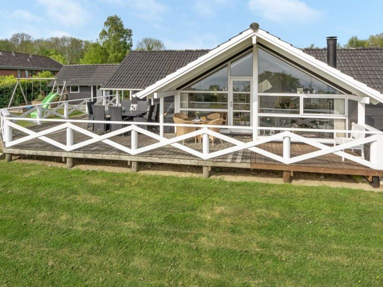 "Annvy" - 200m from the sea | Boeken bij Flickmyhouse