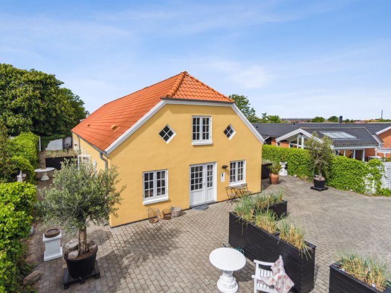 "Murtuz" - 900m from the sea | Boeken bij Flickmyhouse