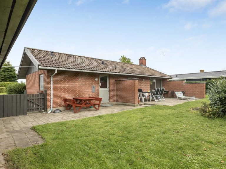 "Gitmaj" - 400m from the sea | Boeken bij Flickmyhouse