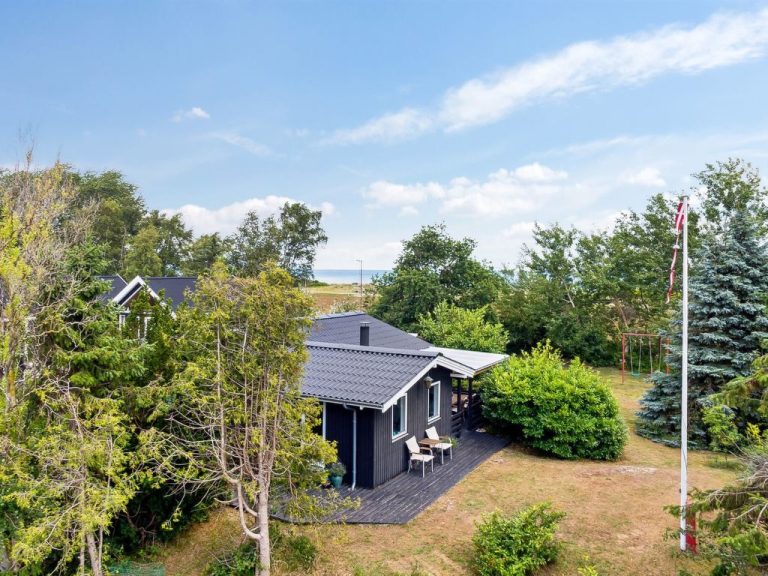 "Margit" - 10m from the sea | Boeken bij Flickmyhouse