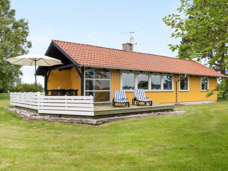 "Janne" - 400m from the sea | Boeken bij Flickmyhouse