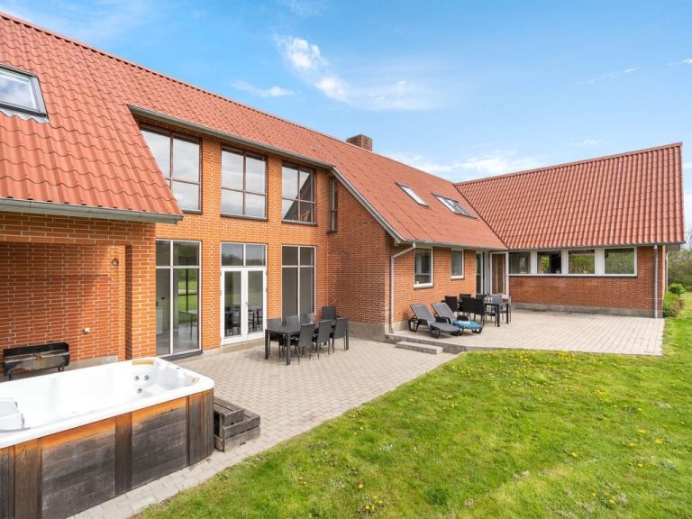 "Markhild" - 300m to the inlet | Boeken bij Flickmyhouse